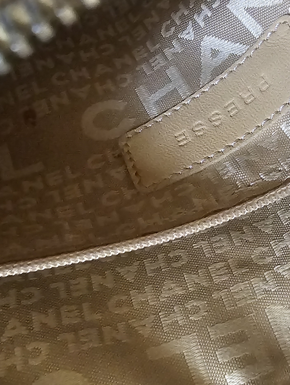 Vintage Chanel Pochette 2003-2004 - Picture 7 of 9